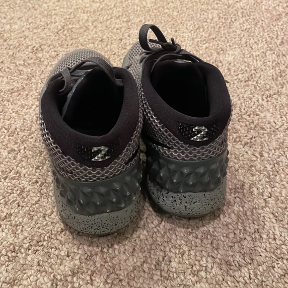 Kyrie 1’s - Picture 4 of 4